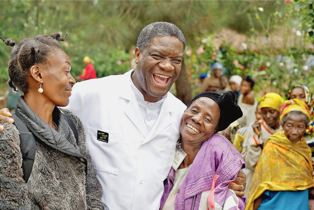 A gropu of people hugging